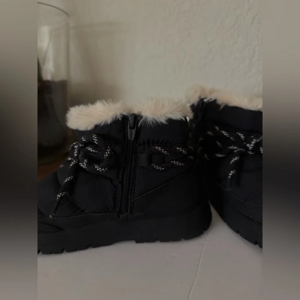 Zara Toddler Zara quilted boots size 29  5US in black gentle used